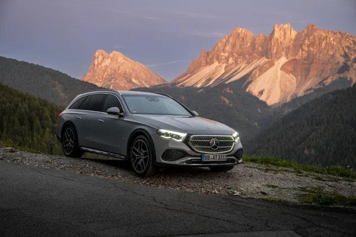 Recenzia: 2024 Mercedes-Benz E450 All-Terrain Wagon – rodinný favorit s nádychom AMG výkonu